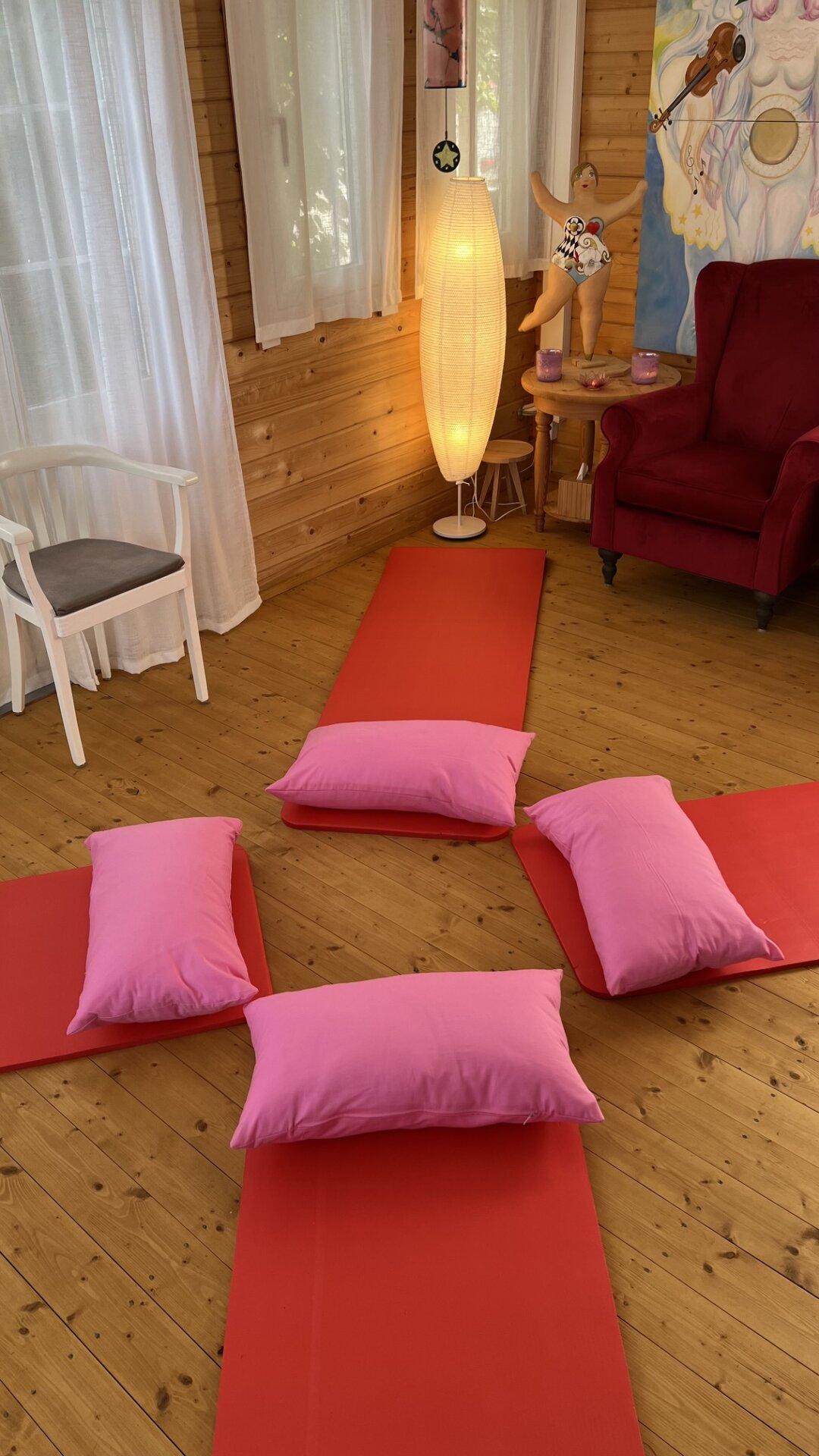 Matten im Atelier für die schamanische Reise